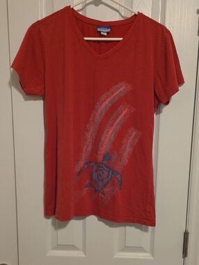 EMI Sportswear Red V‑Neck Tee with Turtle Graphic
